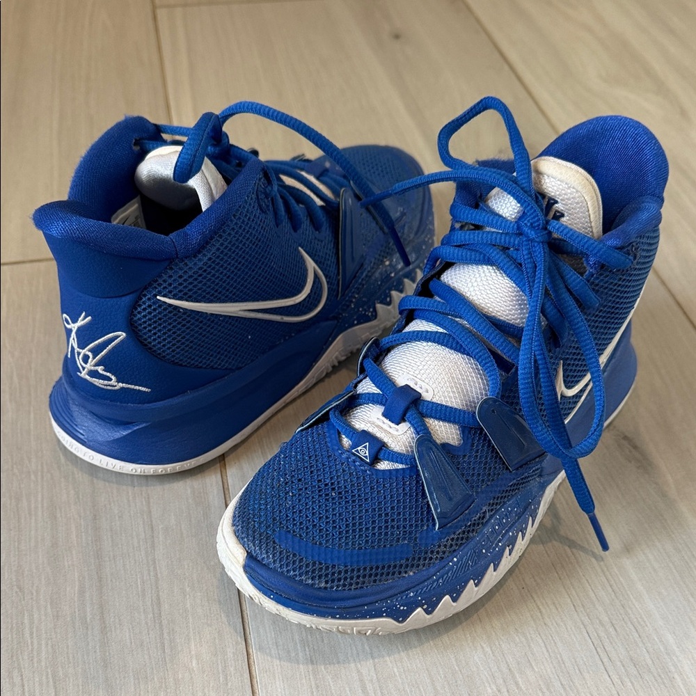 Kyrie Seven 7 Boys  Blue Basketball Sneakers with Signature, size 3.5